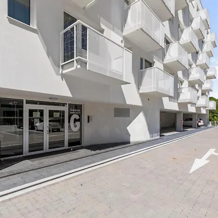 Blue Moon With Free Parking Братислава