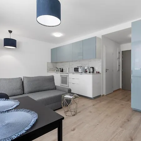 Blue Moon With Free Parking Апартаменти