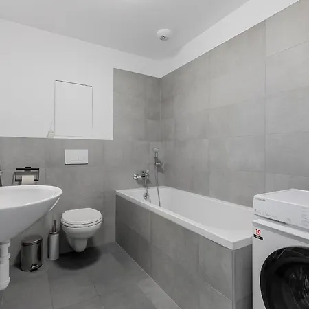 Blue Moon With Free Parking * Pressburg