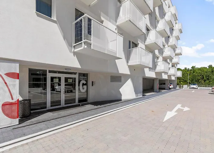 Blue Moon With Free Parking براتسيلافا